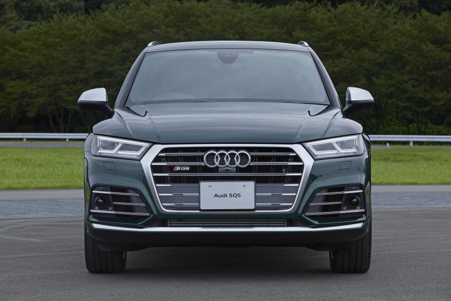  Audi SQ5 3.0 TFSI 2017 года  (JP) (фото 6 из 18)